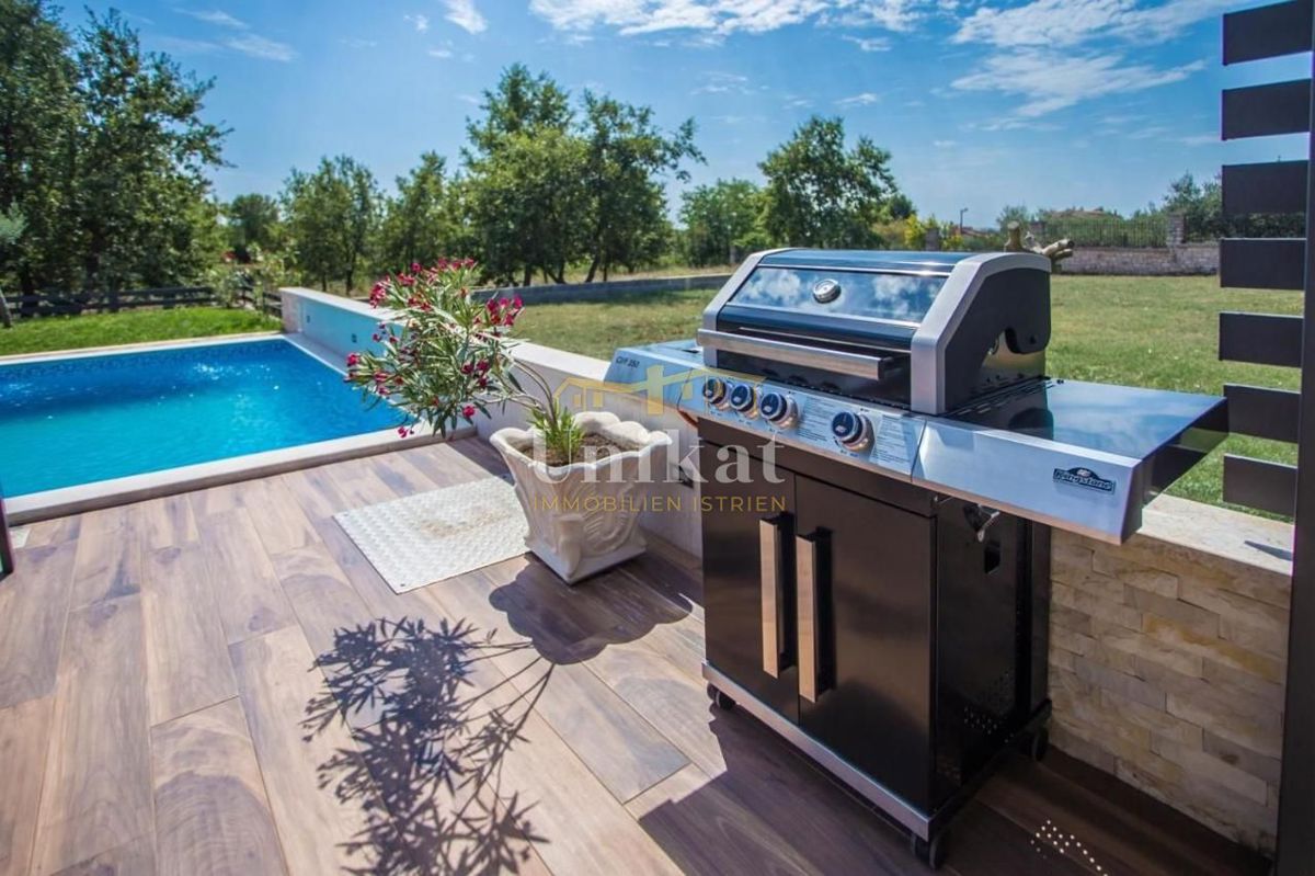 Lepo urejena pritlična hiša na veliki parceli + možnost gradnje še enega objekta